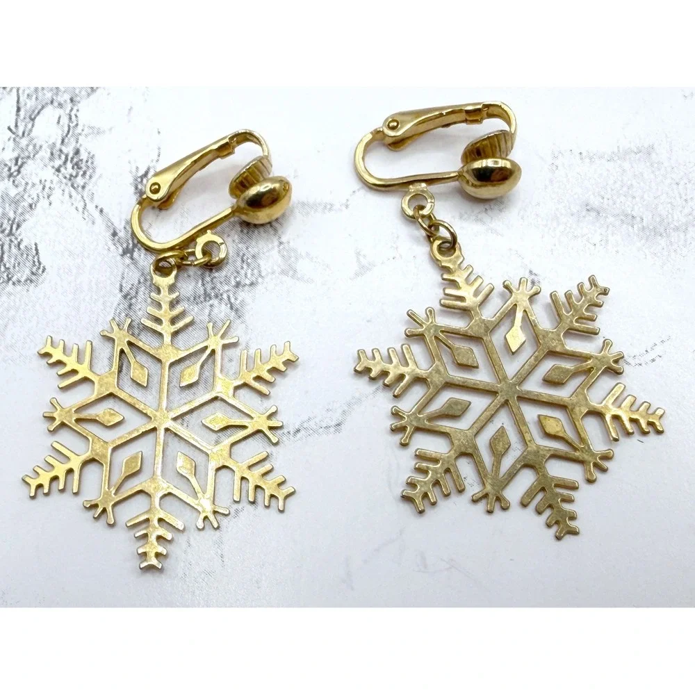 Vintage Avon Gold‎ Snowflake Dangle Clip Earrings Winter Holiday Jewelry